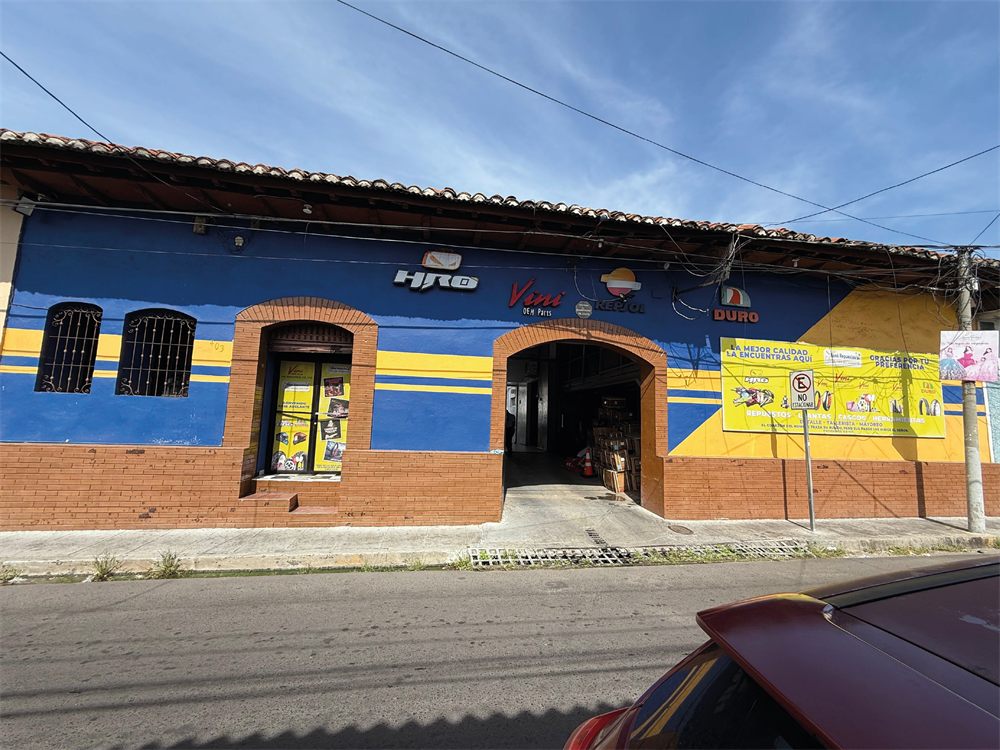 René Repuestos San Miguel